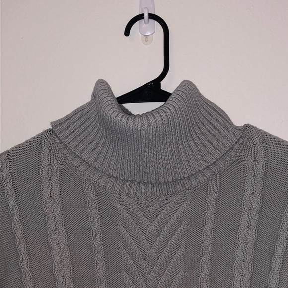 sweater - Picture 2 of 4